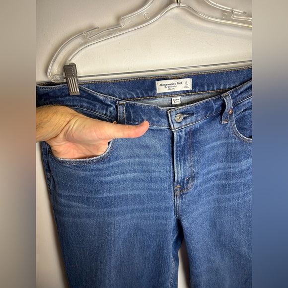Abercrombie & Fitch the 90s Straight Mid Rise Curve Love Blue Jeans 31/12x 29 - Picture 3 of 14